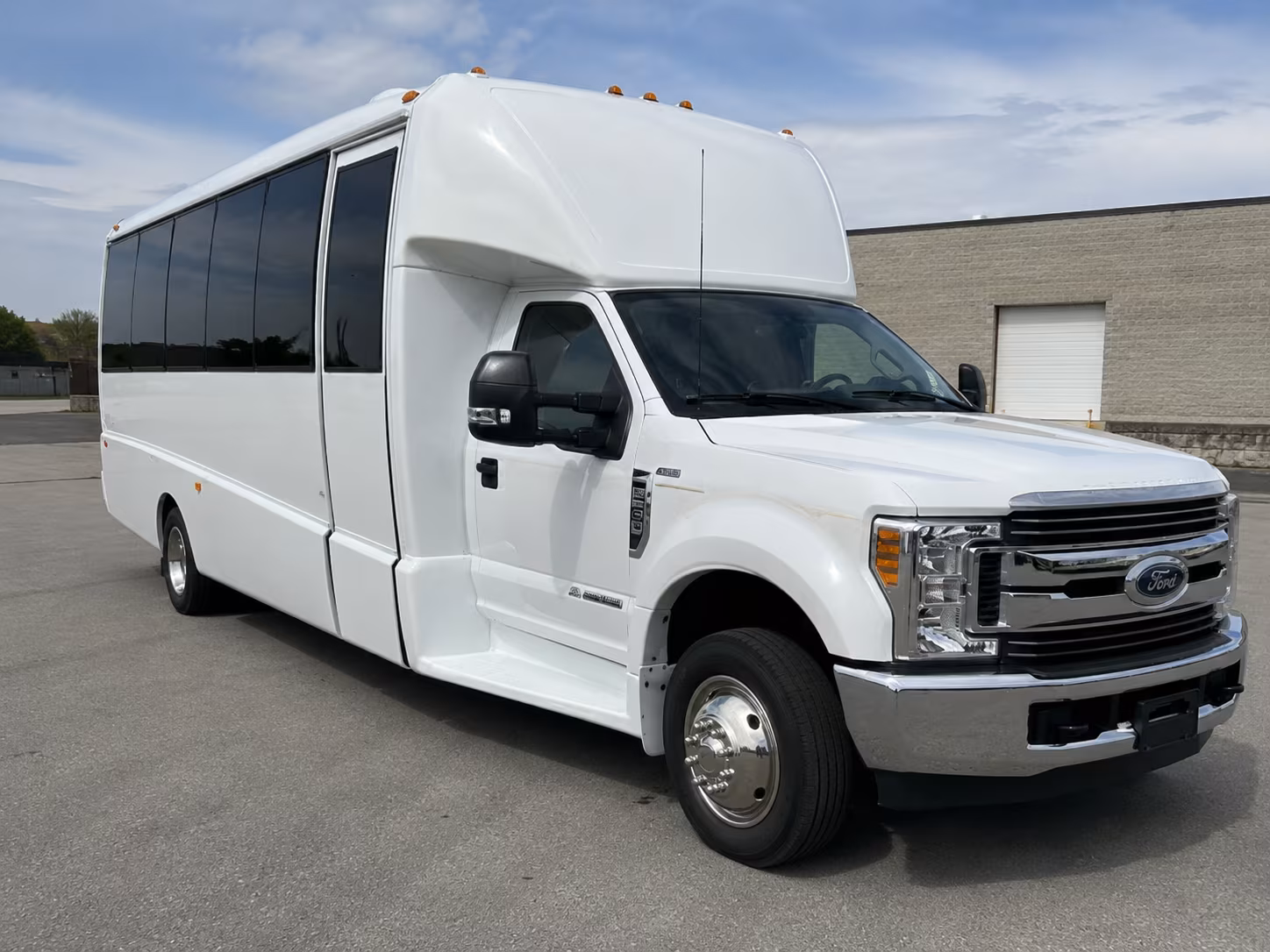 glendora concert bus rentals for groups and fans