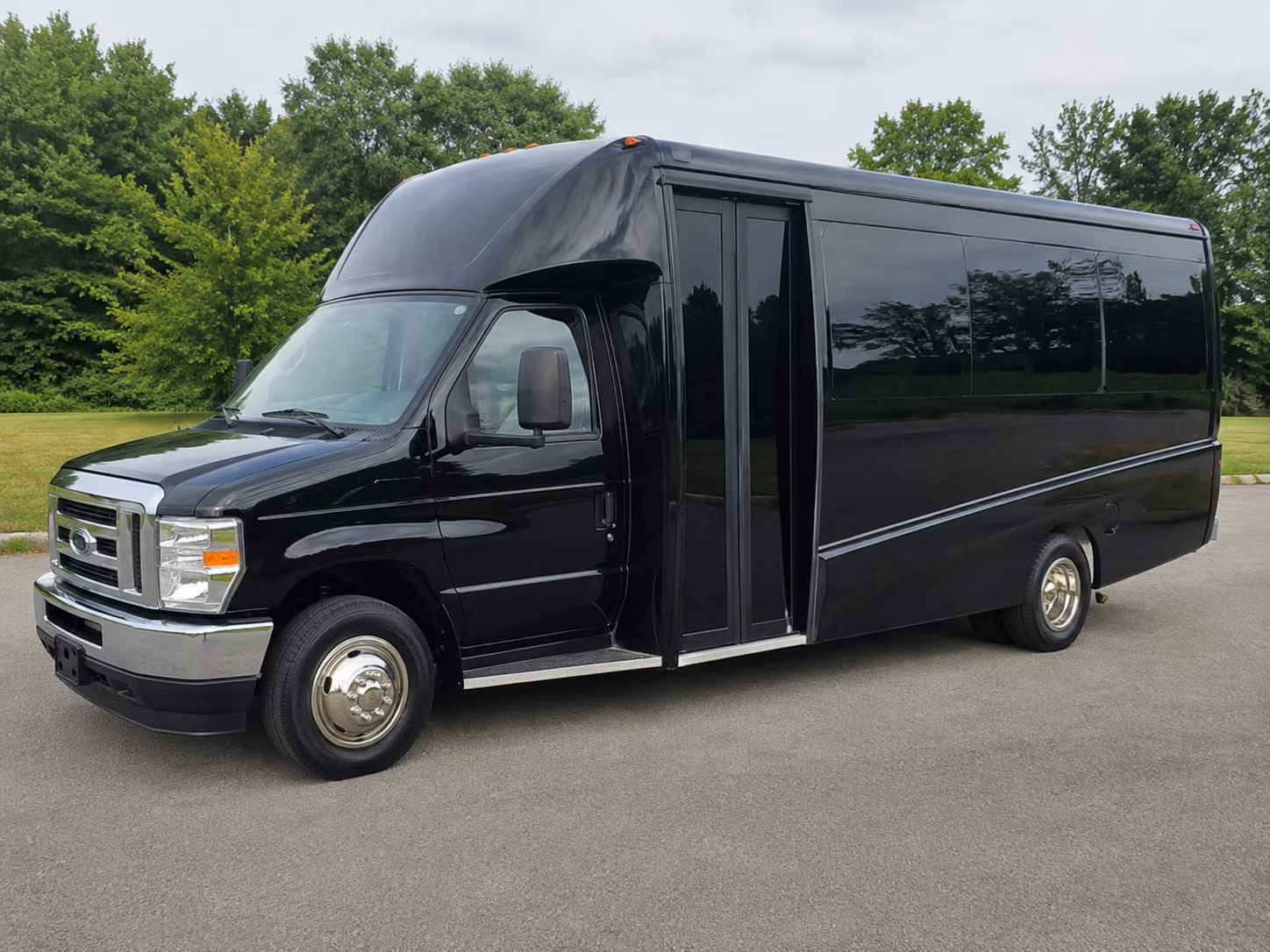 ontario team and fan group charter bus rentals in ontario